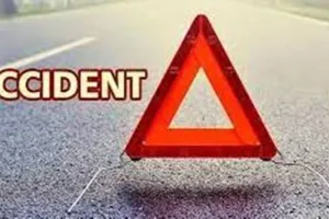 मिर्जापुर : दर्शनार्थियों से भरी पिकअप पलटी, दो की मौत - 30 घायल 