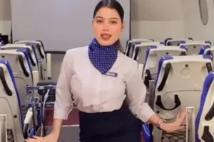 VIRAL VIDEO: एयर होस्टेस ने भोजपुरी गाने पर किया धमाकेदार डांस, गजब के एक्सप्रेशन पर आप भी हार बैठेंगे अपना दिल 