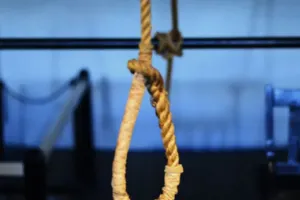 हरदोई में बड़ी घटना - निर्वस्त्र वीडियो वायरल होने पर महिला ने किया सुसाइड का प्रयास   