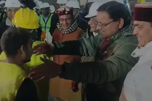 उत्तराखंड सुरंग हादसे से संबंधित घटनाक्रम, 17 वें दिन सकुशल बाहर निकाला गया श्रमिकों को