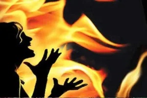 शाहजहांपुर: उधार सौदा न देने पर गर्म पानी फेंका, दुकानदार की बेटी झुलसी