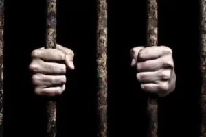 जम्मू-कश्मीर: निलंबित शिक्षक को जेल में कैद के दौरान भी मिला वेतन, आरोप पत्र से सामने आया मामला