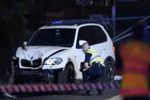 ऑस्ट्रेलिया में पब के बाहर भोजन करने के स्थान पर घुसी कार, पांच लोगों की मौत, छह घायल 