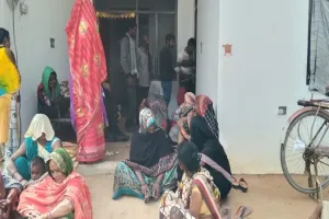 रायबरेली: पेड़ पर फंदे से लटका मिला अधेड़ का शव, परिवार में मचा कोहराम 