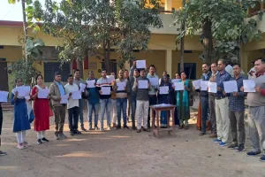 बहराइच: पुरानी पेंशन बहाली को लेकर शिक्षकों ने  तेज किया आंदोलन, भरा सहमति पत्र