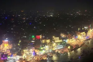 Dev Diwali: देव दीपावली पर काशी पहुंचे सीएम योगी, बाबा विश्वनाथ के दरबार में की पूजा-अर्चना 