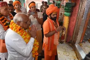 अयोध्या: अर्जुन मुण्डा और भूपेंद्र भाई पटेल ने किये रामलला के दर्शन 