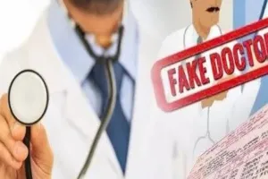 लखनऊ: मरीजों और तीमारदारों को क्लीनिक के अंदर बंद कर भागा फर्जी डॉक्टर, जानें वजह