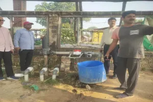 बहराइच: बिना जानकारी के शीतगृह में भंडारित किया अन्य बीज, उप निदेशक हुए नाराज