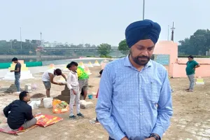 लखनऊ में छठ पूजा की तैयारियां जोरों पर, नगर आयुक्त ने लिया घाटों का जायजा, डीएम भी कर रहे निगरानी