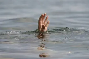 रामपुर : तालाब में उतराता मिला युवक का शव, नहीं हुई शिनाख्त