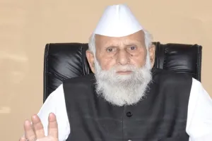 बुर्का पहनकर मुस्लिम लड़कियों का रैंप वॉक करना गलत : डॉ. बर्क