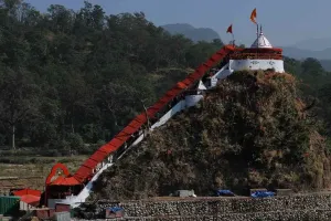 रामनगर: इस बार गिरिजा मन्दिर में नहीं मन्दिर की तलहटी पर माता की चरण पादुकाओं के करेंगे भक्त दर्शन    