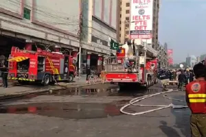 Pakistan: कराची के शॉपिंग मॉल में भीषण आग, 11 लोगों की मौत, छह अन्य घायल 