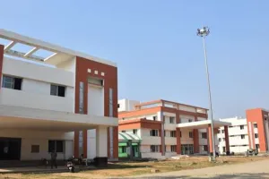 बरेली: तीन सौ बेड अस्पताल में नहीं इमरजेंसी सुविधा