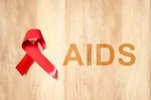 2030 तक एड्स खत्म करने में आने वाली चुनौतियों से निपटने के लिए साझेदारी मजबूत करें : WHO