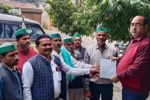 अमरोहा : भाकियू शंकर ने सौंपा एसडीएम को ज्ञापन, कहा- किसानों की समस्या का हो निस्तारण 