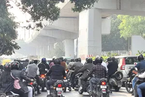 विधानसभा शीतकालीन सत्र: नहीं दिखा रूट डायवर्जन का असर, कई मार्गों पर दिखा भीषण जाम, ई रिक्शा व आटो चालकों की दिखी मनमानी