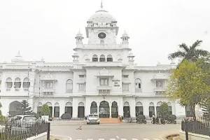 लखनऊ के केजीएमयू में एमबीबीएस की छात्रा की इलाज के दौरान मौत