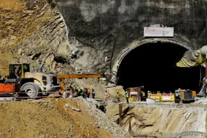 उत्तरकाशी: अभी और समय लग सकता है श्रमिकों को सुरंग से बाहर निकालने में 