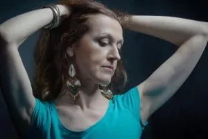 Viral Video : यूक्रेनी हमले में रूसी अभिनेत्री की मौत, जवानों के लिए पेश कर रही थीं कार्यक्रम