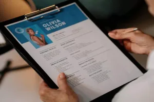 महाराष्ट्र: सरकार कृत्रिम बुद्धिमत्ता का उपयोग कर तैयार करेगी युवाओं के ‘रिज्युमे’