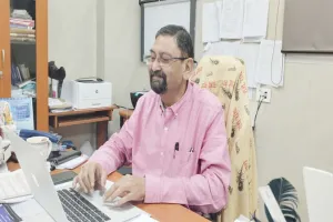 लखनऊ: SGPGI के प्रोफेसर राजन सक्सेना बोले, कहा- सेवाभाव की कमी चिकित्सा पेशे को बना रही 'धंधा'