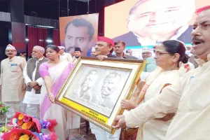 लखनऊ: अपना दल कमेरावादी ने मनाया पार्टी का स्थापना दिवस, मुख्य अतिथि बने अखिलेश यादव ने कही यह बड़ी बात