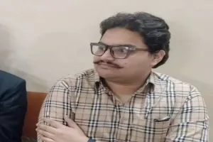 मऊ: मुख्तार के छोटे बेटे उमर अंसारी ने किया आत्मसमर्पण, कोर्ट ने दी जमानत