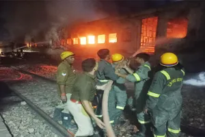 दरभंगा एक्सप्रेस: हादसे के बाद सदमे में हैं यात्री, बार-बार कर रहे ईश्वर को धन्यवाद, ट्रेन के रुकने से बची जान