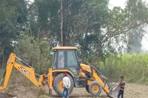 बहराइच: अमृत विचार की खबर का हुआ असर, गोवंश का हुआ अंतिम संस्कार, शव को कई दिनों से नोच रहे थे कुत्ते!