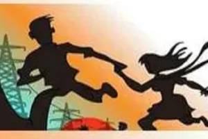 रामपुर में इश्क चढ़ा परवान...सगे ममेरे भाई के साथ भागी युवती, तलाश शुरू