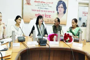 रायबरेली: प्रभारी मंत्री ने समीक्षा बैठक में स्वास्थ्य सेवाओं को बेहतर बनाने पर दिया जोर, अन्य योजनाओं की जानी हकीकत 