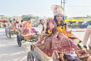 बहराइच: भागवत कथा में सुंदर झांकियों ने मोहा मन, कलश यात्रा के साथ श्रीमद्भागवत ज्ञान यज्ञ का हुआ शुभारंभ