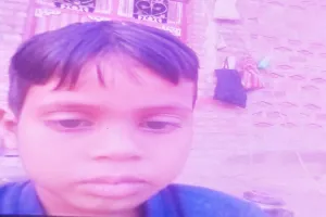 उन्नाव में कच्ची दीवार गिरने से मासूम की दबकर मौत, कोहराम