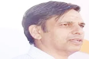 लखनऊ: आईएएस रजनीश दुबे के खिलाफ जांच के आदेश, मोनिका गर्ग की अध्यक्षता में कमेटी गठित, जानें मामला