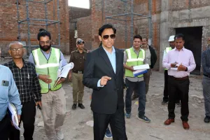 हल्द्वानी: निर्माणाधीन भवन में कहीं स्लेब टेढ़ी तो कहीं बीम, 15.86 करोड़ की लागत से बन रहा है आईटीआई का नया भवन