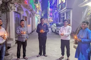 रामनगर: पुरानी पेंशन के लिए भी जलाया एक दिया