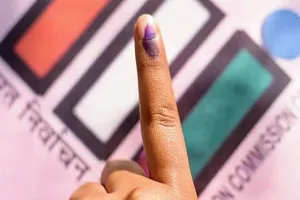 बरेली: लोकसभा चुनाव को लेकर युद्व स्तर पर तैयारियों में जुटा प्रशासन, मतदान सूची के पुनरीक्षण का कार्य जोरों पर