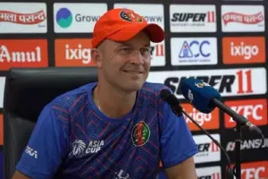 अफगानिस्तान के कोच जोनाथन ट्रॉट ने कहा- काश Glenn Maxwell के लिए दर्शक दीर्घा में भी फील्डर लगा पाते