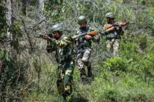 कश्मीर: उरी सेक्टर में सुरक्षा बलों ने दो आतंकवादियों को मार गिराया, घुसपैठ की कोशिश नाकाम 