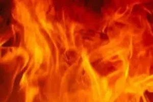 पूर्वी दिल्ली की इमारत में लगी आग, एक महिला की मौत, 26 लोगों को बचाया गया 