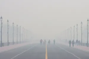 दिल्ली में न्यूनतम तापमान 13.3 डिग्री सेल्सियस दर्ज, ‘बेहद खराब’ श्रेणी में AQI