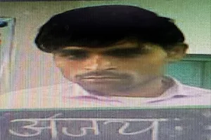 इटावा: जिला कारागार जेल कर्मियो को चकमा देकर फरार हुआ बंदी, जेल प्रशासन में हड़कंप, बंदी रक्षक निलंबित