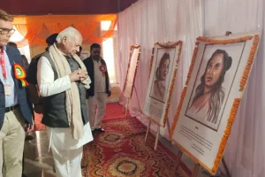 अयोध्या उत्सव में शामिल हुए केरल के राज्यपाल, कहा- सद्‌मार्ग पर चलने की प्रेरणा देता है श्रीराम का जीवन