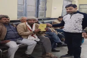 सुलतानपुर: सांता क्लॉस बन रात में खुले में सो रहे गरीबों के पास पहुंचे डूडा के अधिकारी, ठंड से बचाव के लिए भेजा सेल्टर होम