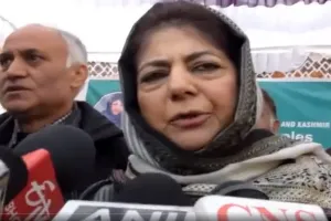 महबूबा मुफ्ती ने कहा- अनुच्छेद 370 पर सुप्रीम कोर्ट का फैसला देशहित के खिलाफ होने के संकेत
