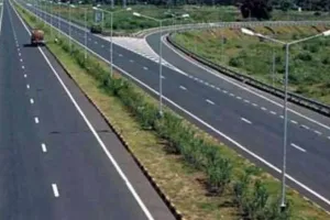 कासगंज : राष्ट्रीय राजमार्ग के निर्माण में अभी से मुखर हुए विरोध के स्वर, अधिकारियों पर लगाया मनमानी का आरोप