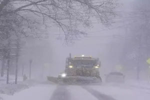 किर्गिस्तान में भीषण ठंड का कहर, स्कूलों ने शुरू की ऑनलाइन पढ़ाई 