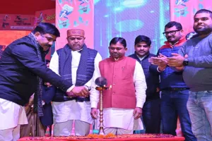 महादेवा महोत्सव : मंच पर बही काव्य की रसधार, श्रोताओं ने बजाईं तालियां 